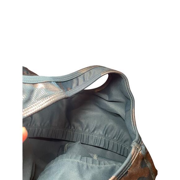 NWT Beyond Yoga Women XS & S Sizes First Class Shiny Metallic Camo Cropped Tank - Picture 10 of 12